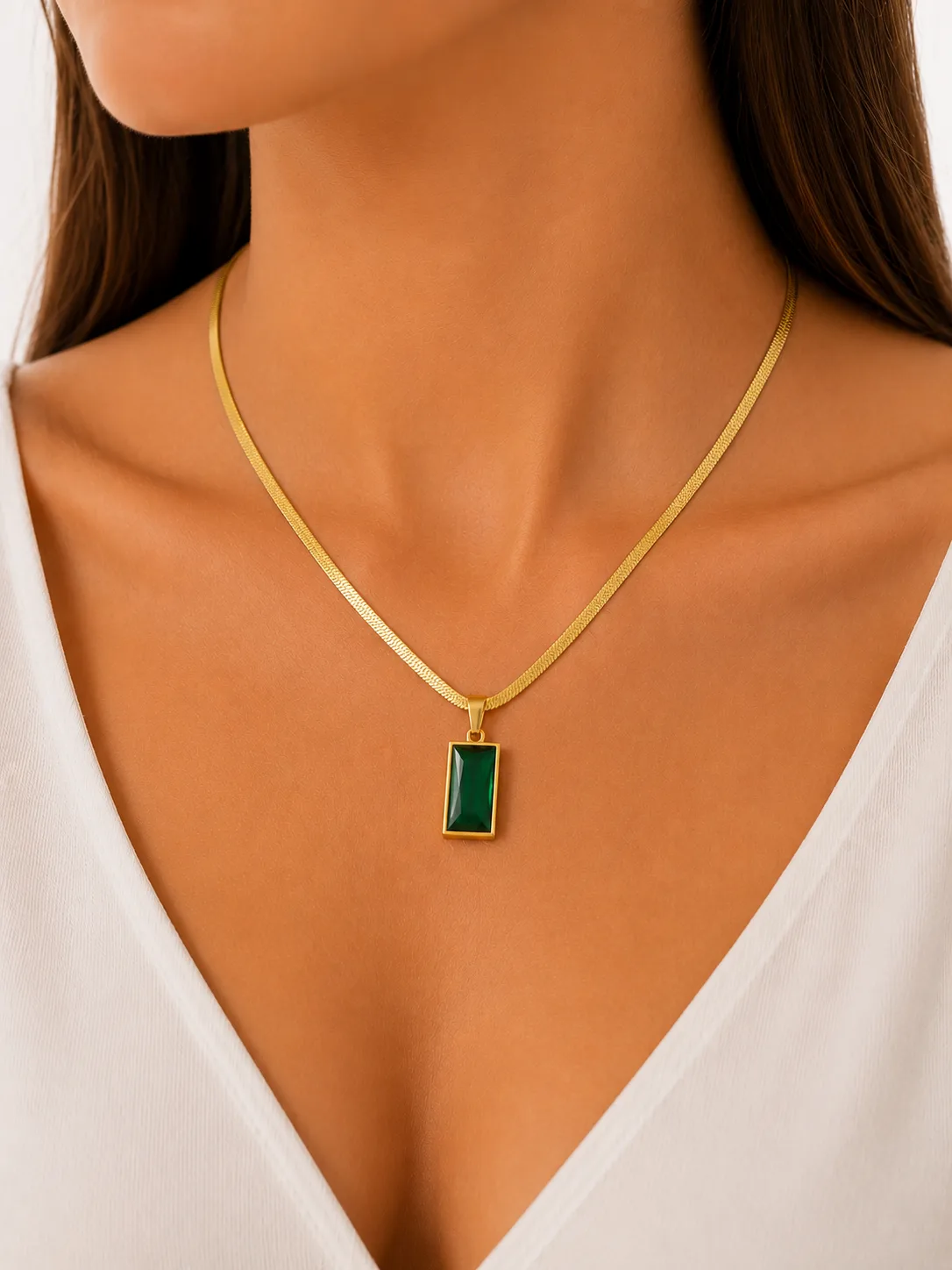 Colar Esmeralda Elegance em Aço Inoxidável Dourado — foto 2