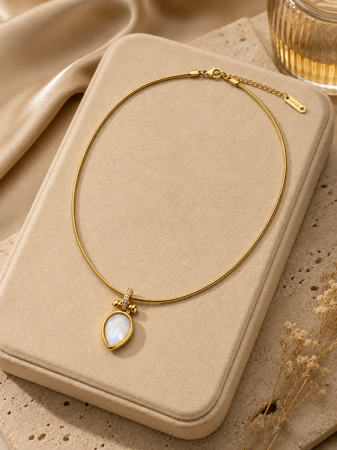 Colar Aurora Gota Dourado em Aço Inoxidável — foto 3