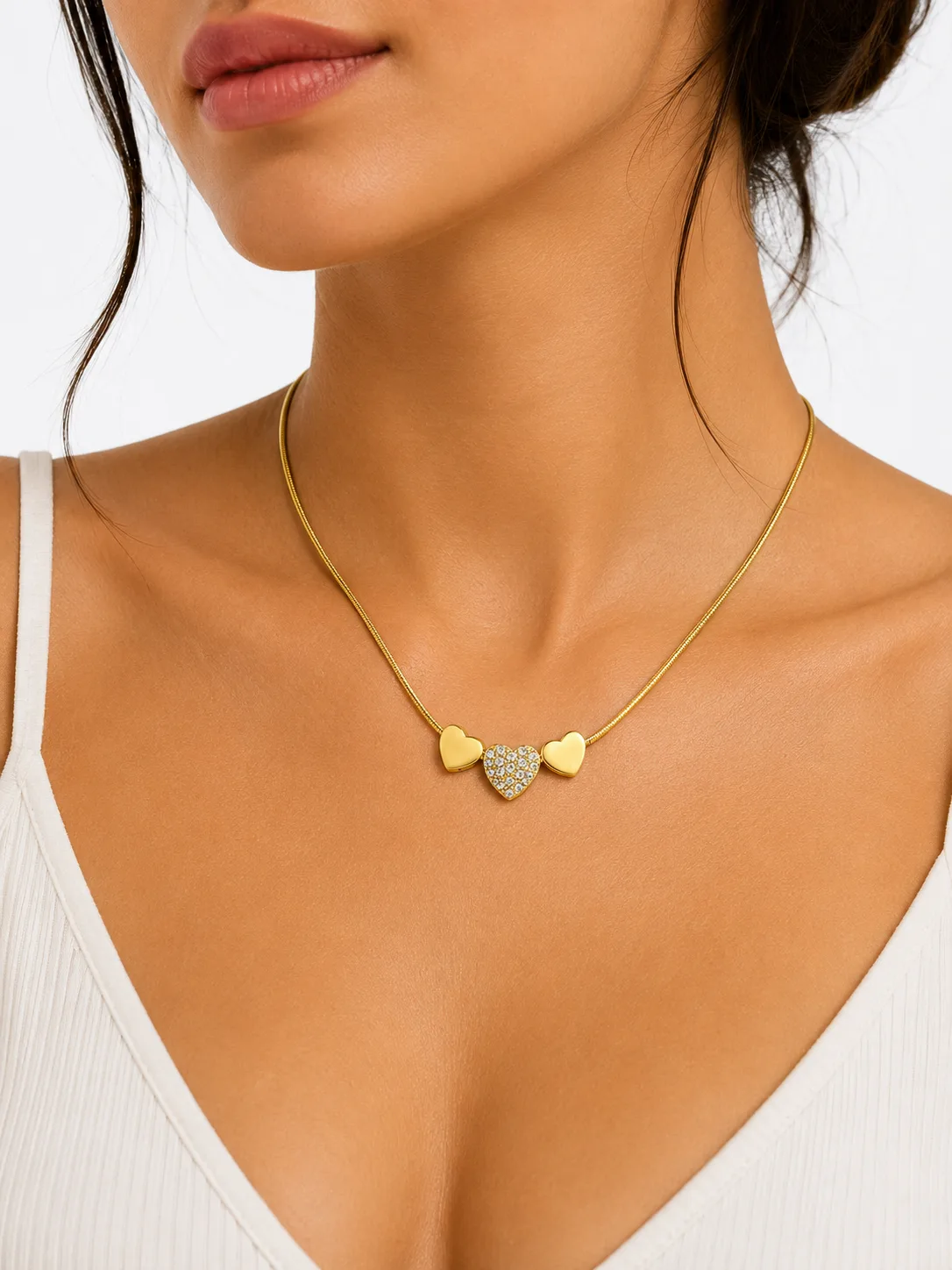Colar Três Corações Dourado em Aço Inoxidável — foto 2