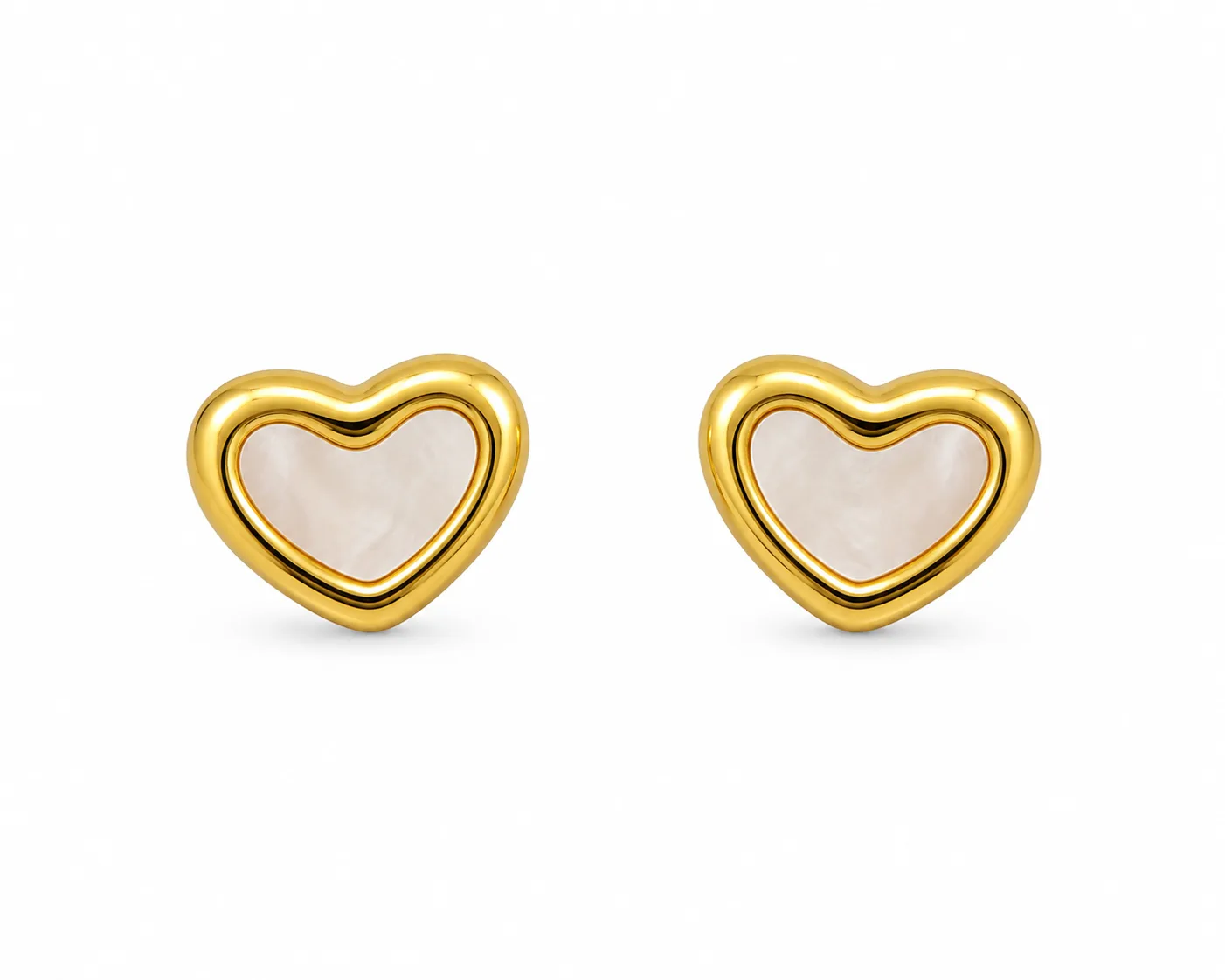 Brinco Coração Vazado em Aço Inoxidável Dourado