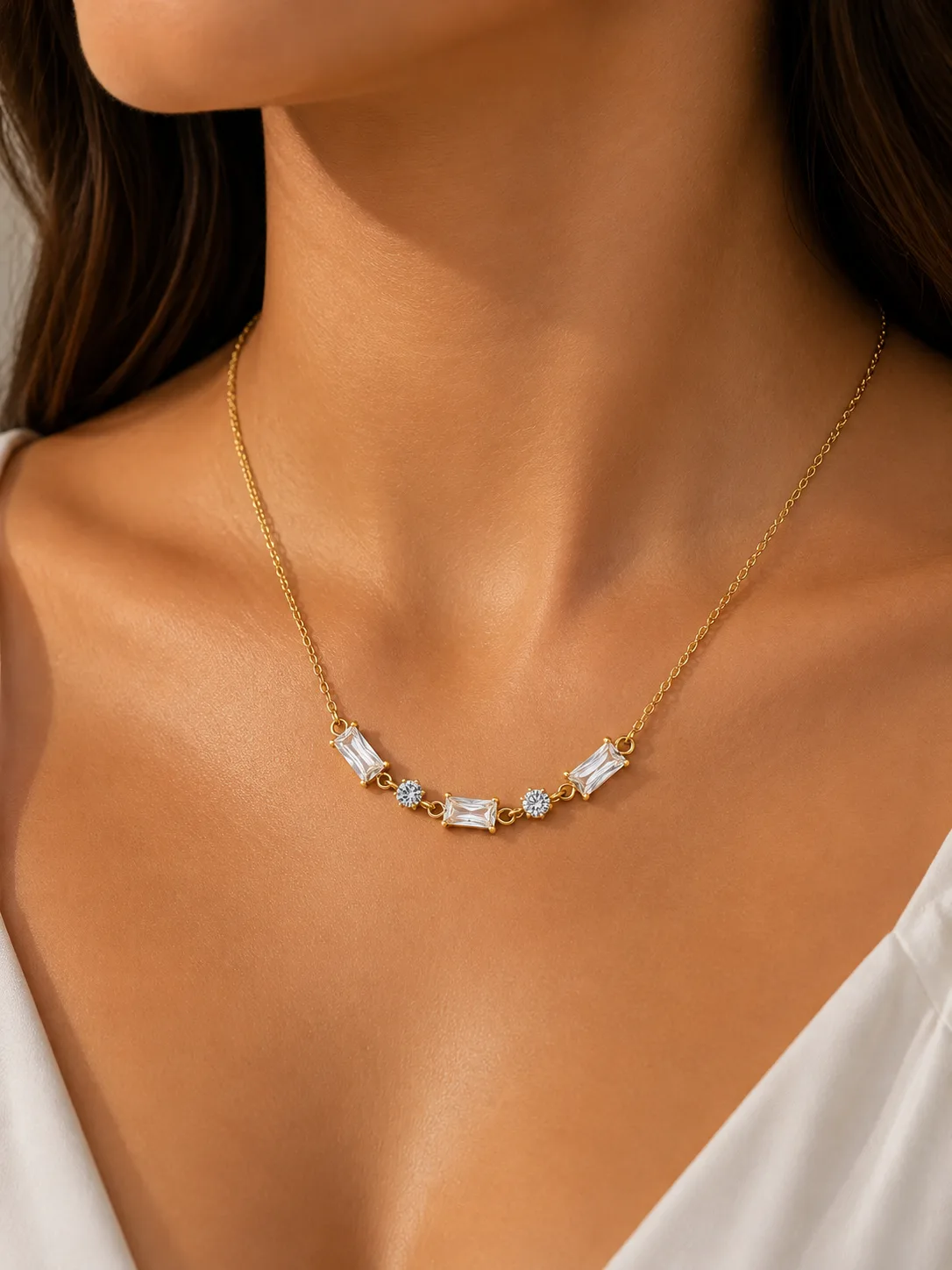 Colar Elegance Cristal em Aço Inoxidável Dourado — foto 2